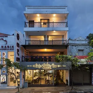 Otel Cafe Aroma, Kandy